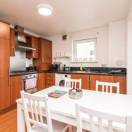 Modern Spacious 3 Bedroom City Centre Apartment - Free Parking - Private Balcony Единбург Екстер'єр фото