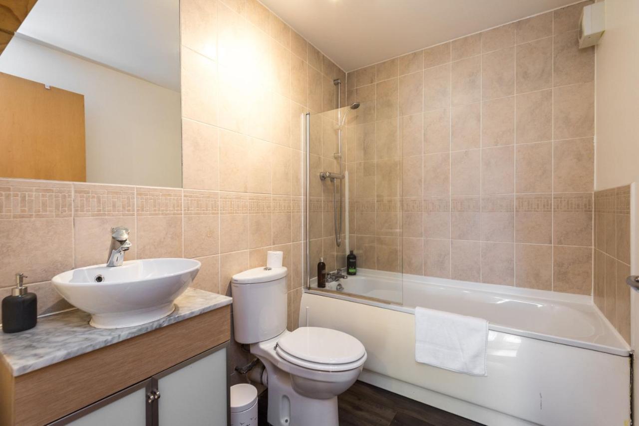 Modern Spacious 3 Bedroom City Centre Apartment - Free Parking - Private Balcony Единбург Екстер'єр фото