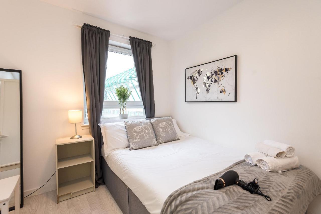 Modern Spacious 3 Bedroom City Centre Apartment - Free Parking - Private Balcony Единбург Екстер'єр фото