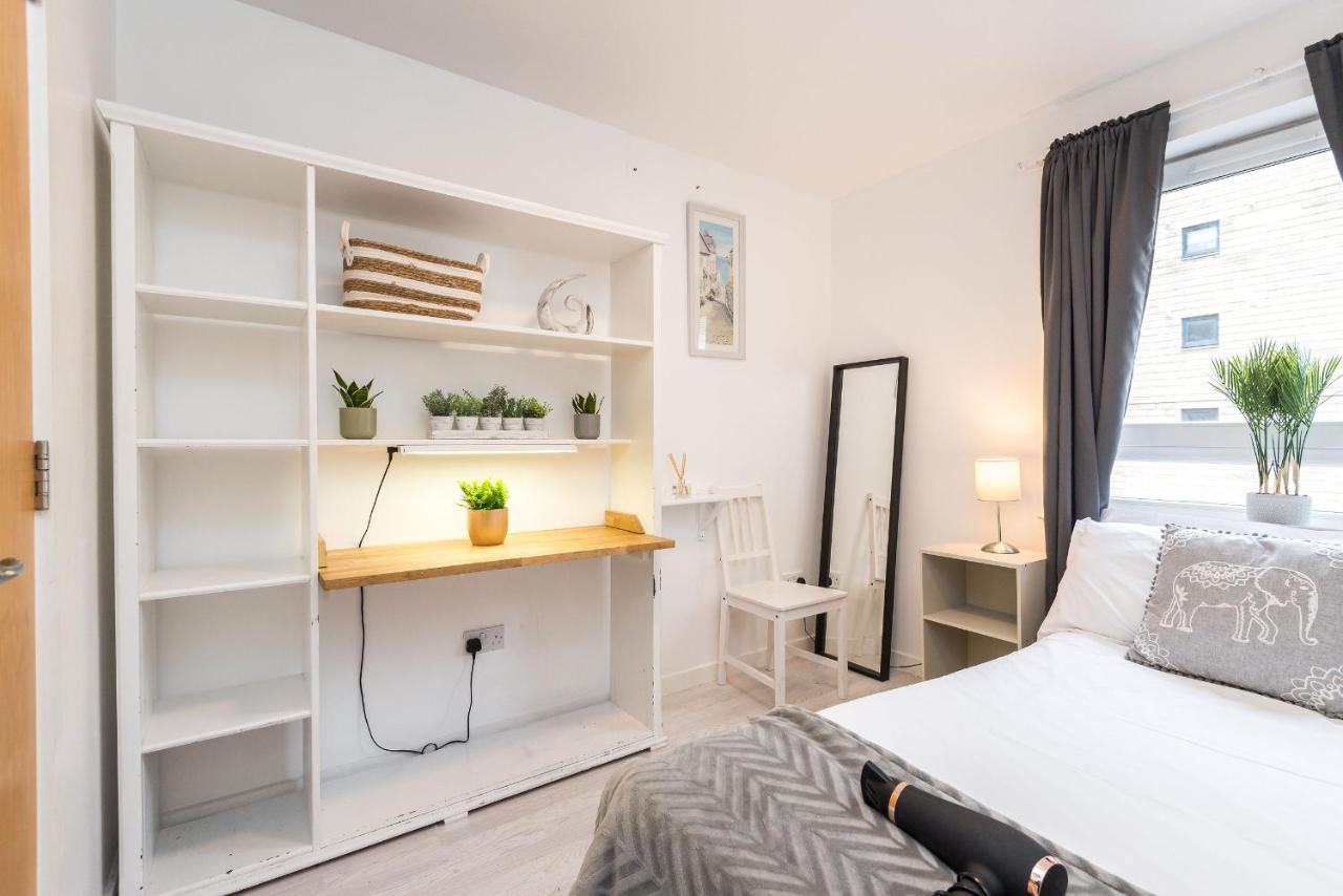 Modern Spacious 3 Bedroom City Centre Apartment - Free Parking - Private Balcony Единбург Екстер'єр фото
