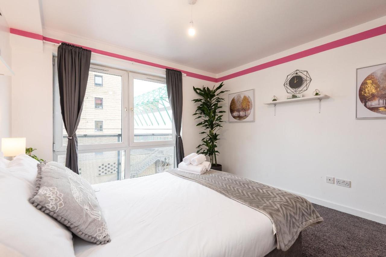 Modern Spacious 3 Bedroom City Centre Apartment - Free Parking - Private Balcony Единбург Екстер'єр фото