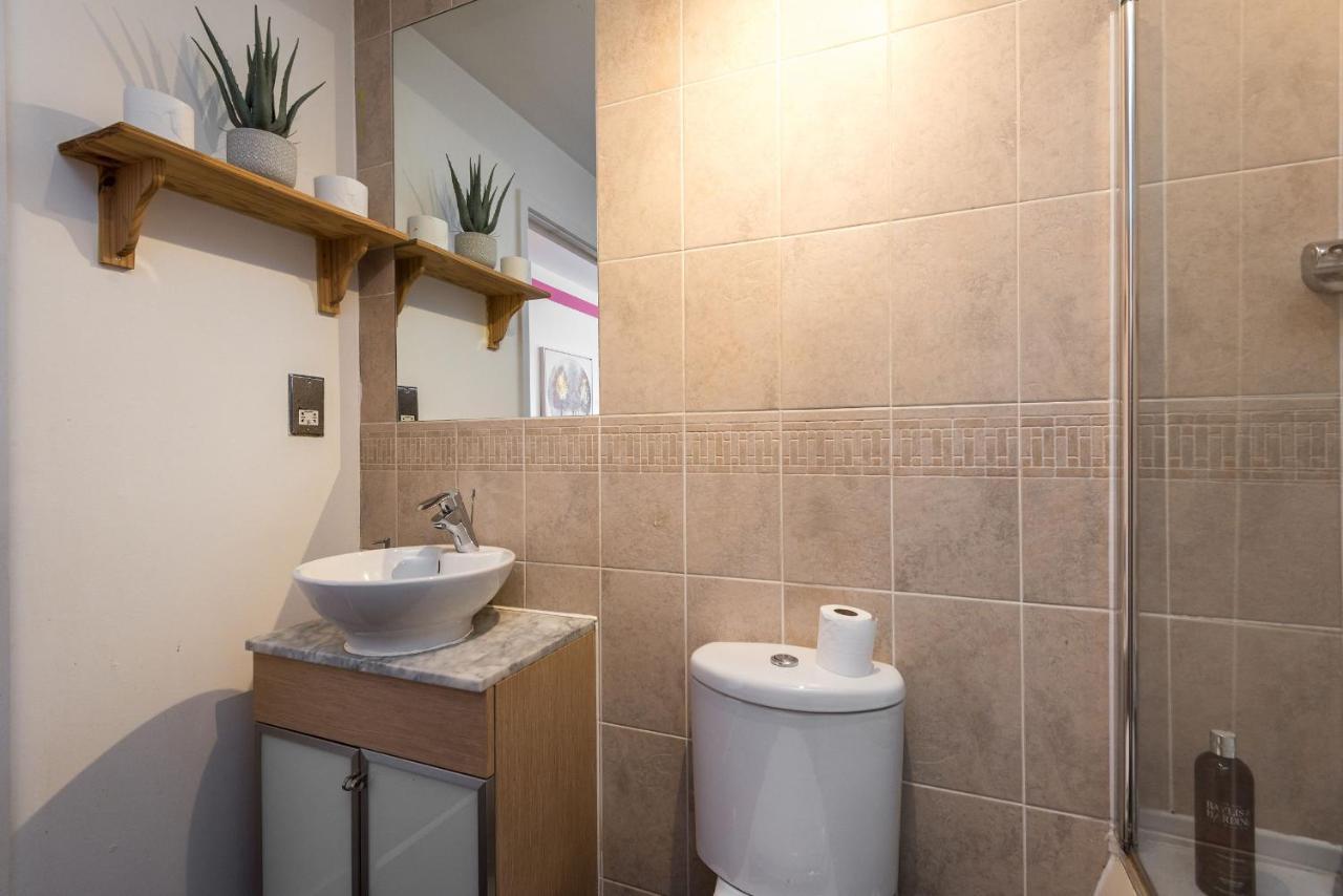 Modern Spacious 3 Bedroom City Centre Apartment - Free Parking - Private Balcony Единбург Екстер'єр фото