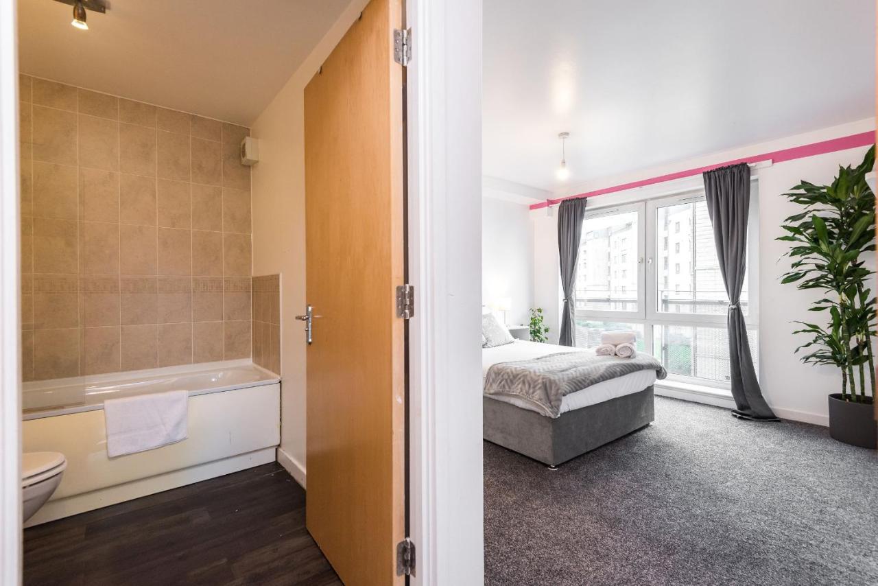 Modern Spacious 3 Bedroom City Centre Apartment - Free Parking - Private Balcony Единбург Екстер'єр фото
