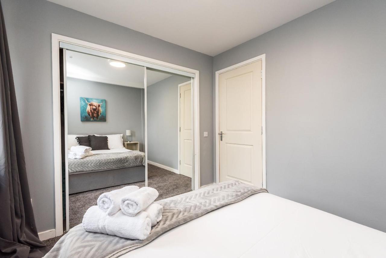 Modern Spacious 3 Bedroom City Centre Apartment - Free Parking - Private Balcony Единбург Екстер'єр фото