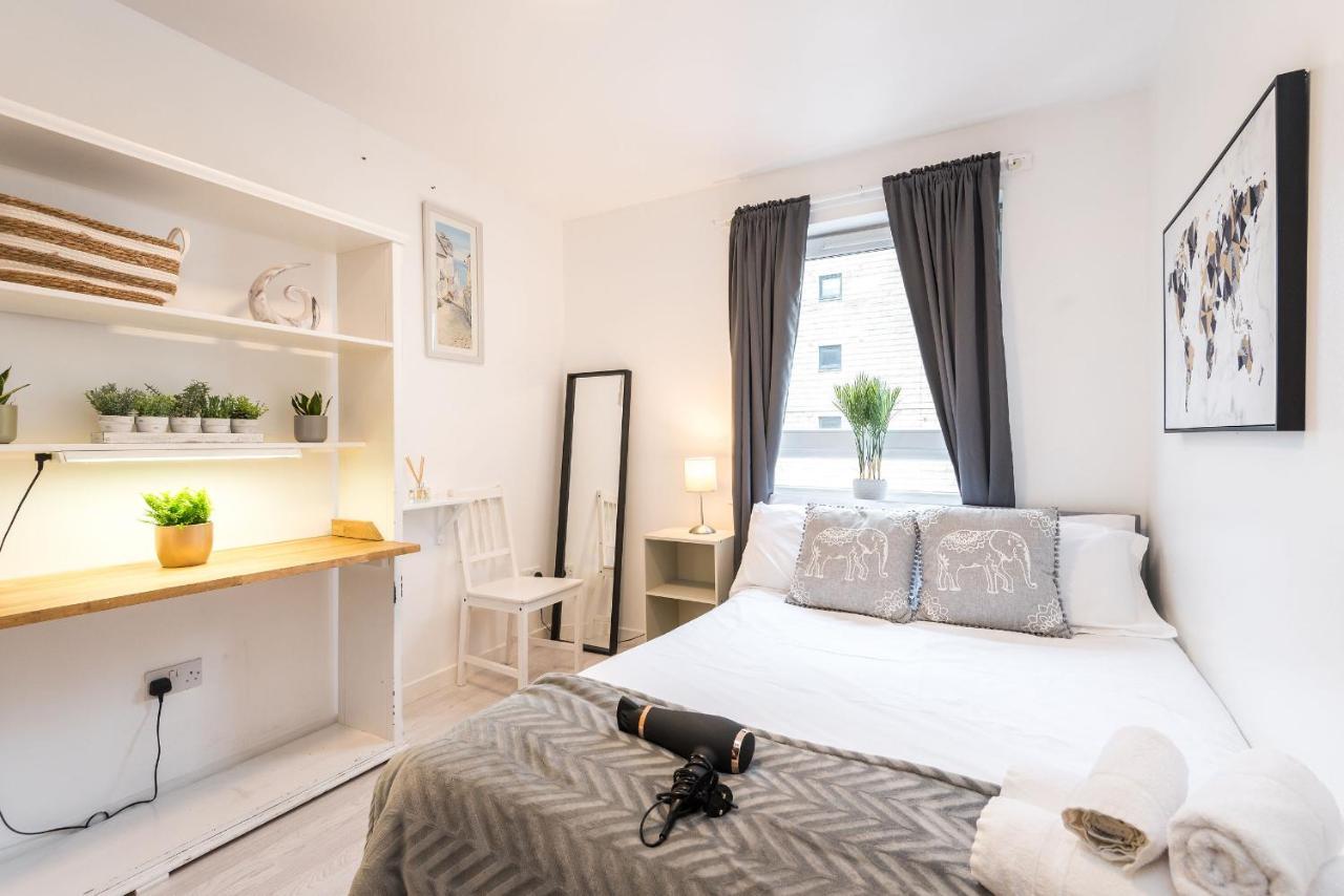Modern Spacious 3 Bedroom City Centre Apartment - Free Parking - Private Balcony Единбург Екстер'єр фото